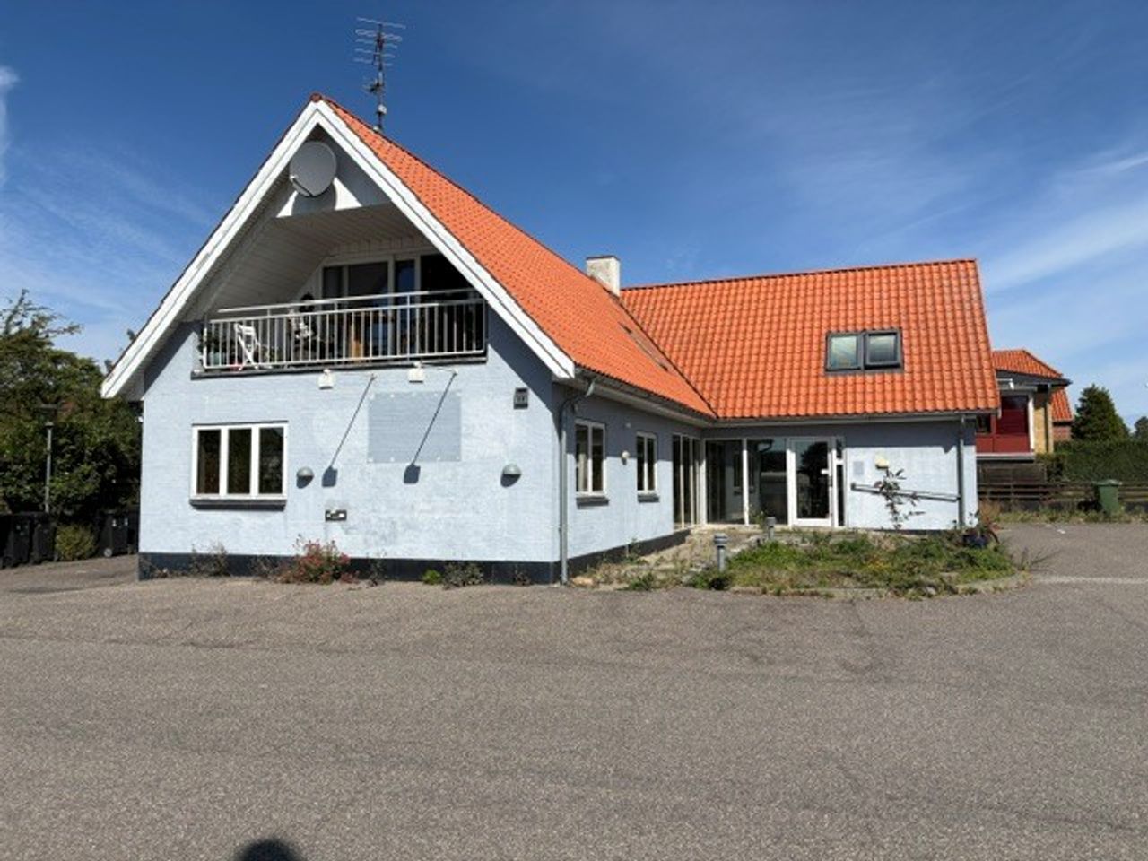 image 03